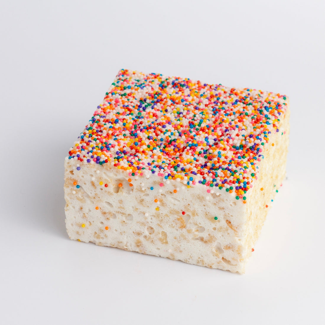Why Everyone Is Obsessed With Dot Cakes (And Why We Love the Trend)